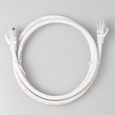 سلك تصحيح UTP Cat6 أبيض 24AWG 7 / 0.2 PVC LSZH سترة مع موصل RJ45